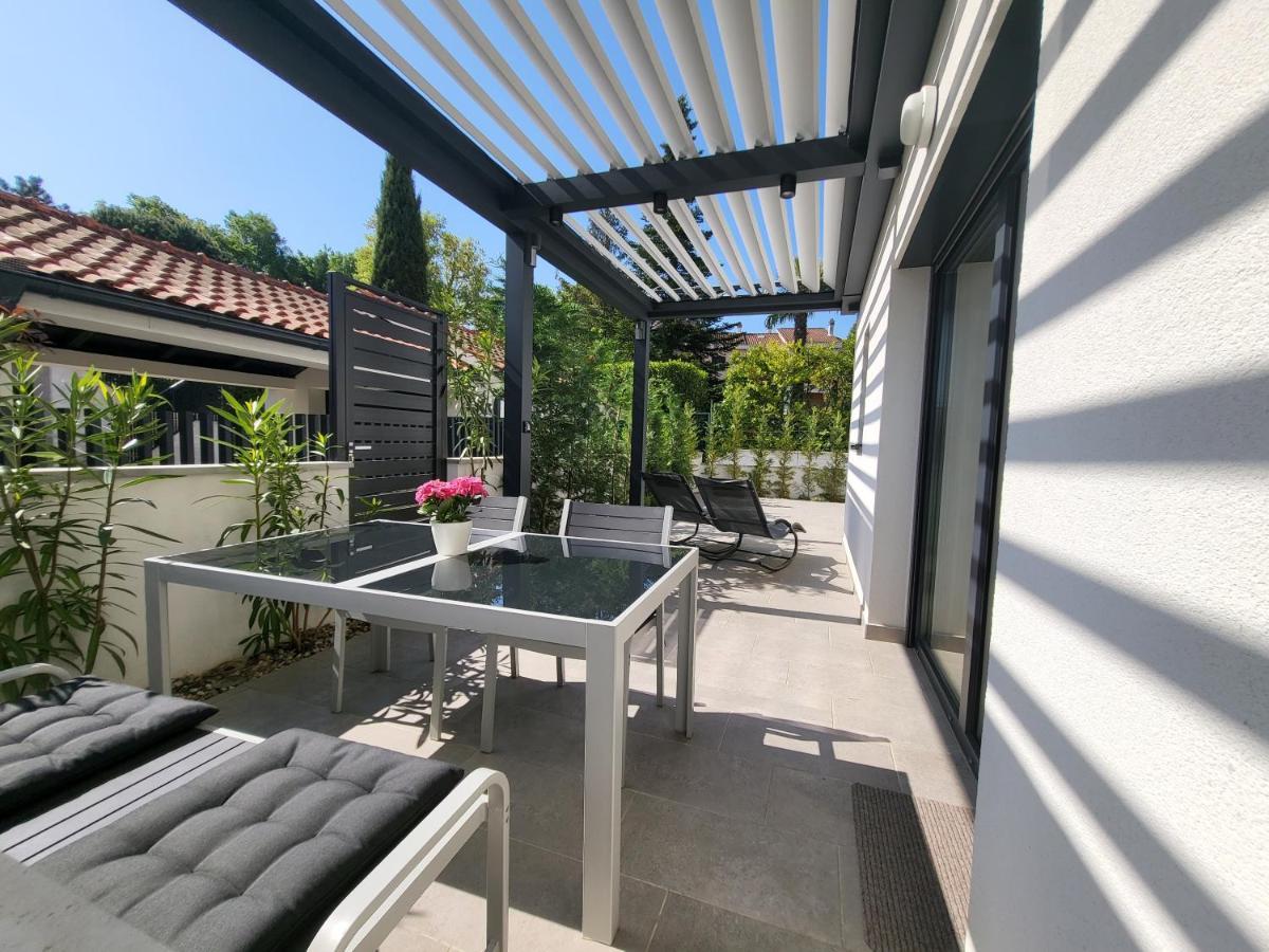 ונטאצ'יצ'י Modern Apartments Elle Malinska מראה חיצוני תמונה