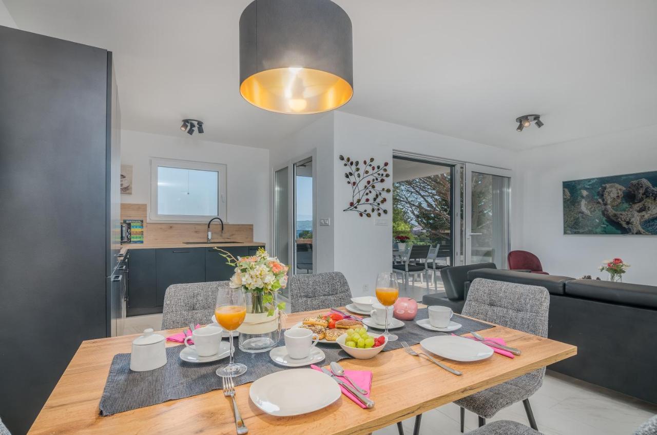 ונטאצ'יצ'י Modern Apartments Elle Malinska מראה חיצוני תמונה