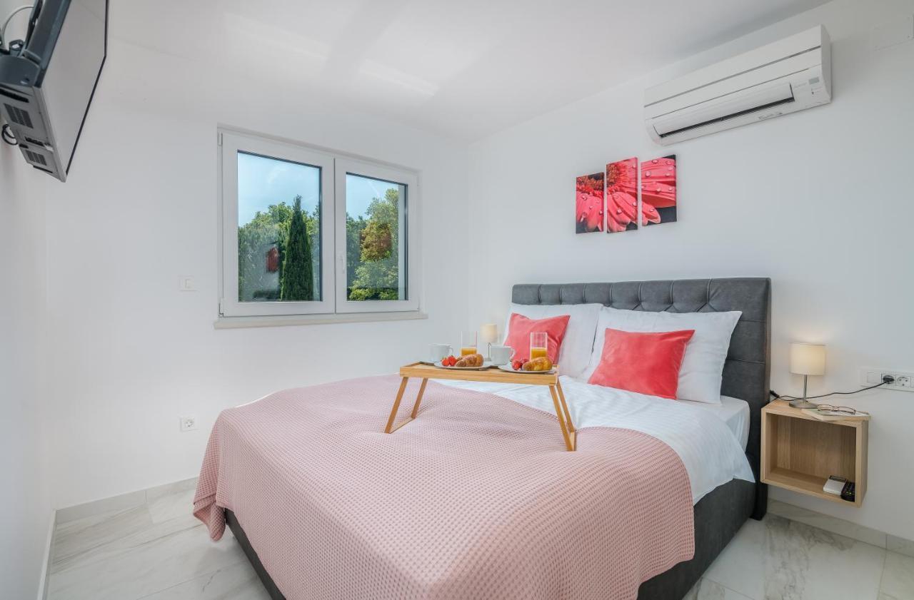 ונטאצ'יצ'י Modern Apartments Elle Malinska מראה חיצוני תמונה