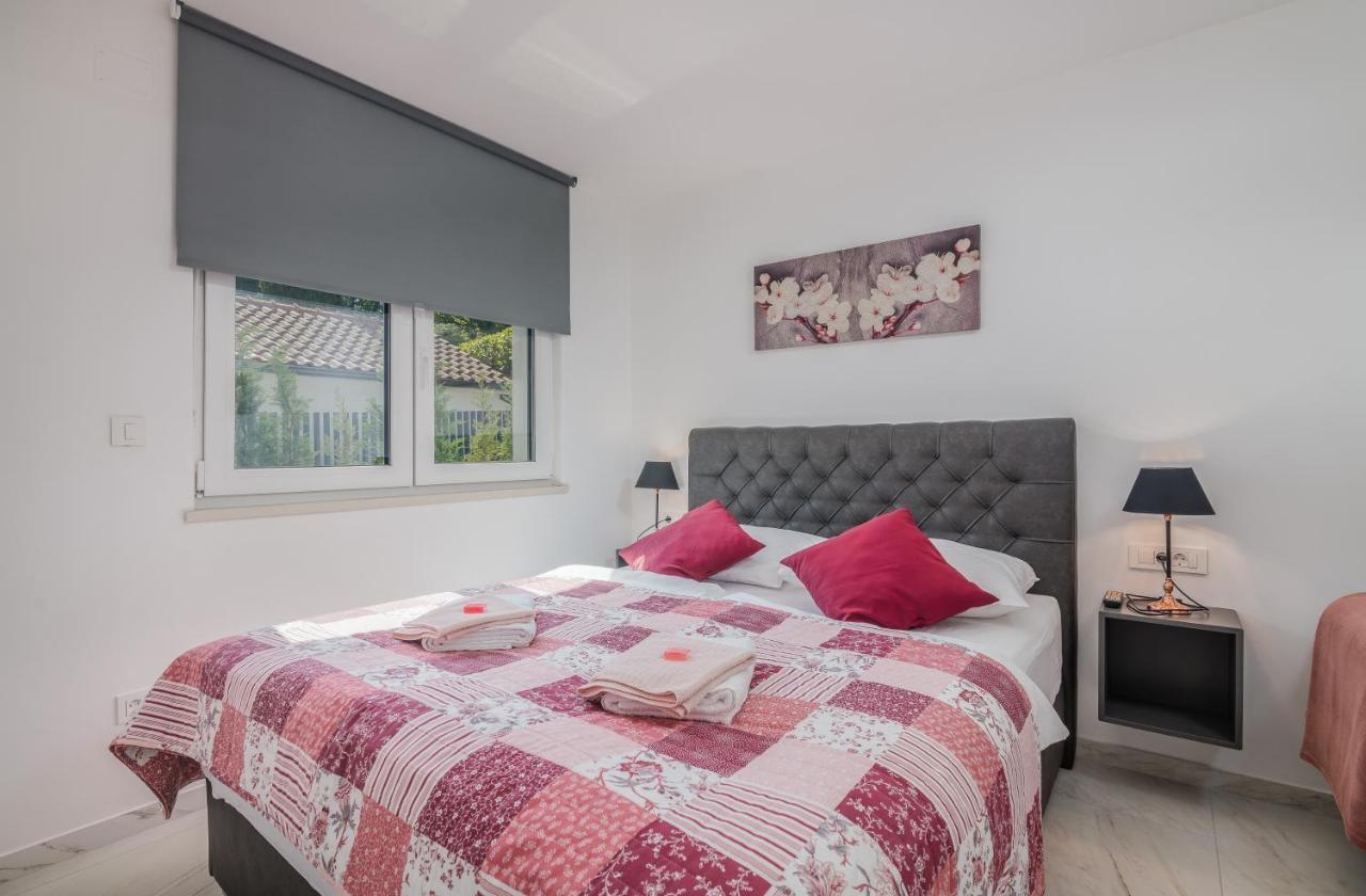 ונטאצ'יצ'י Modern Apartments Elle Malinska מראה חיצוני תמונה