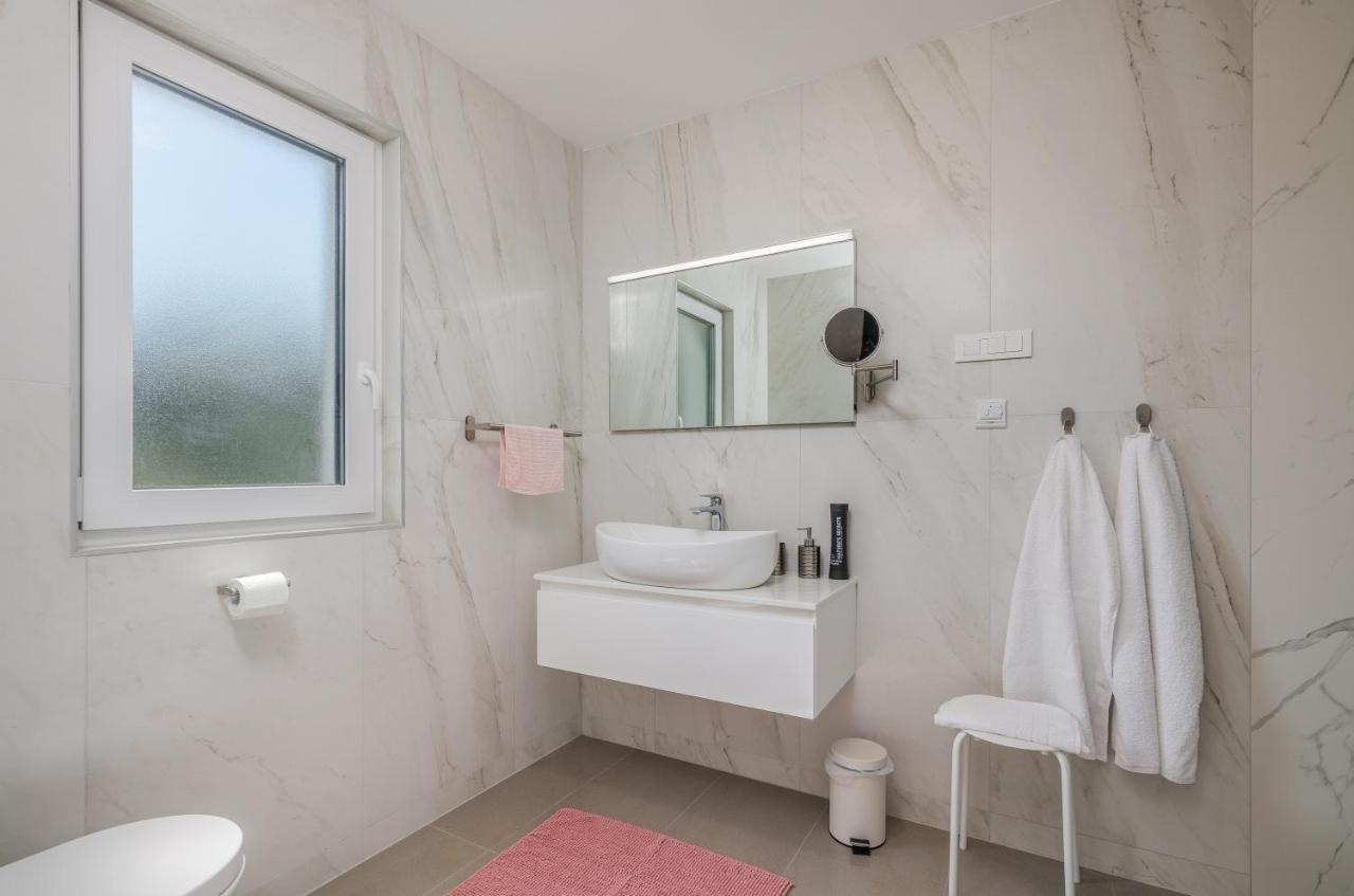 ונטאצ'יצ'י Modern Apartments Elle Malinska מראה חיצוני תמונה