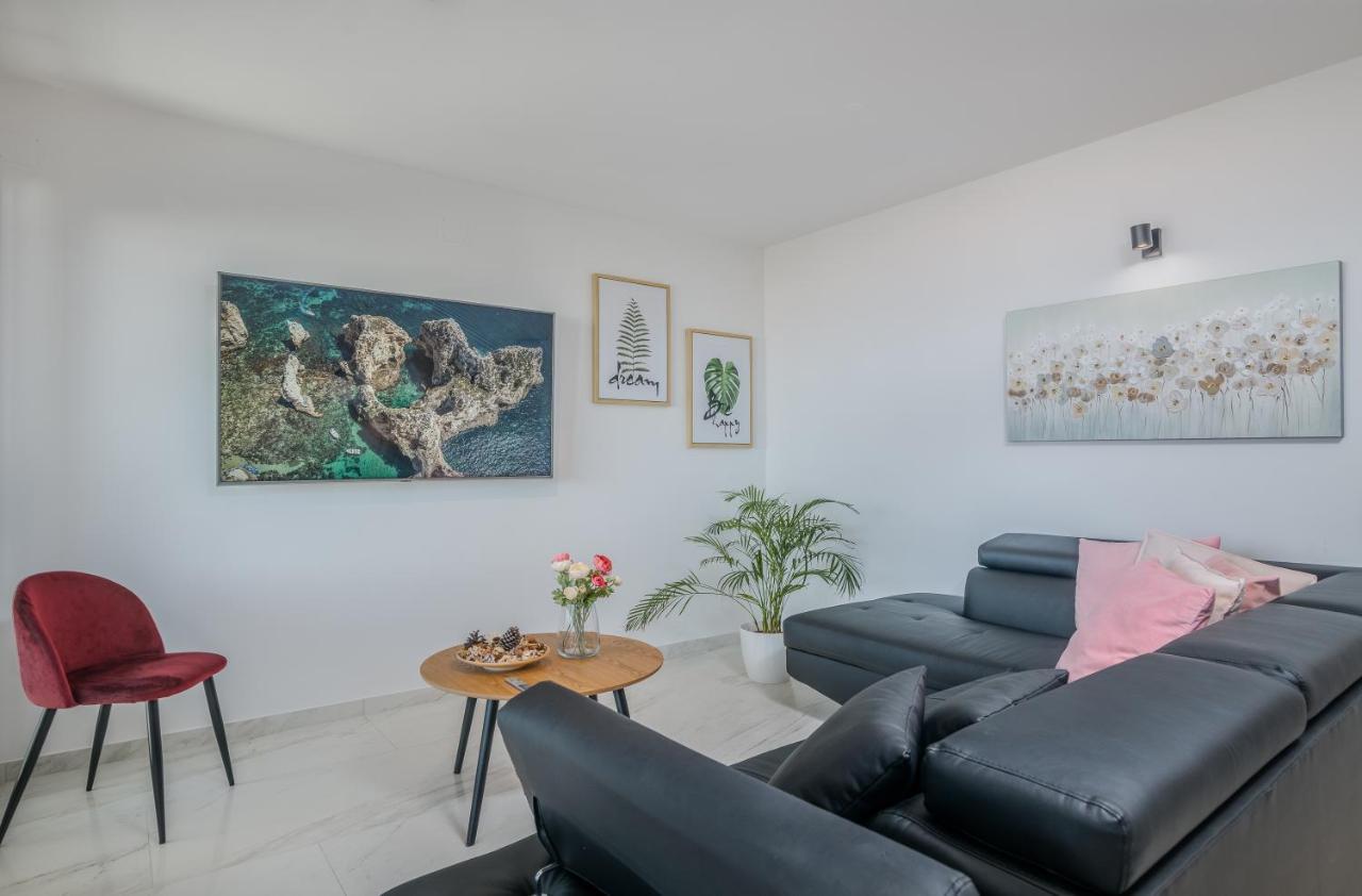 ונטאצ'יצ'י Modern Apartments Elle Malinska מראה חיצוני תמונה