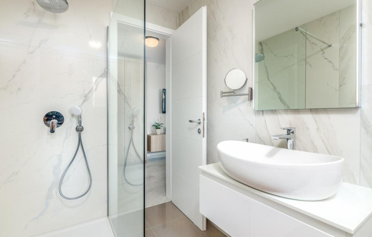 ונטאצ'יצ'י Modern Apartments Elle Malinska מראה חיצוני תמונה